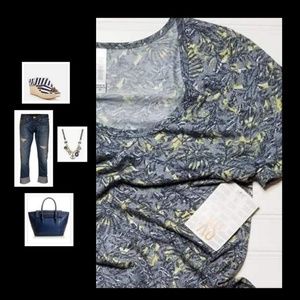 LULAROE CLASSIC T - NWT